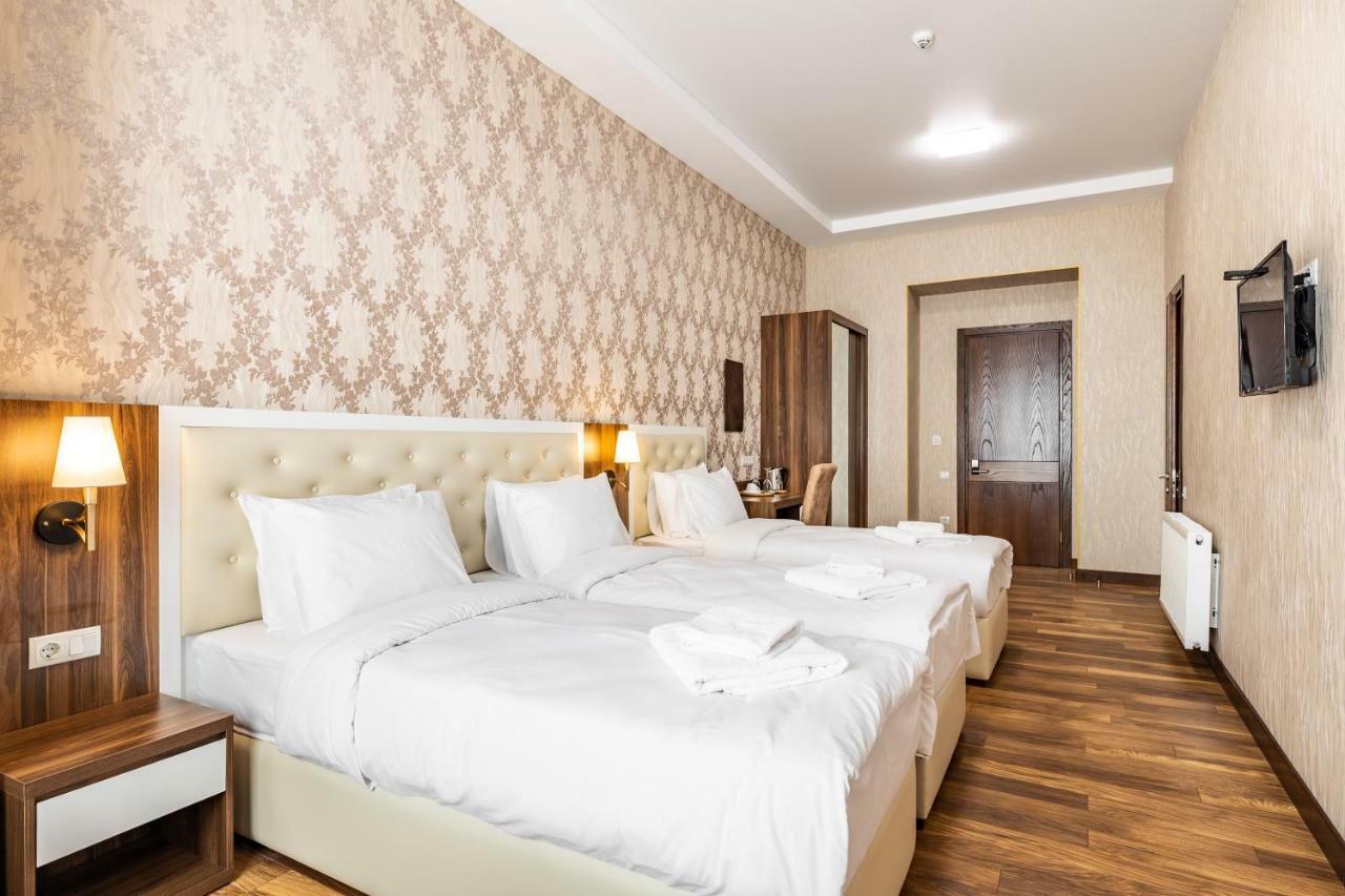 Ornament Hotel Tiflis Exterior foto