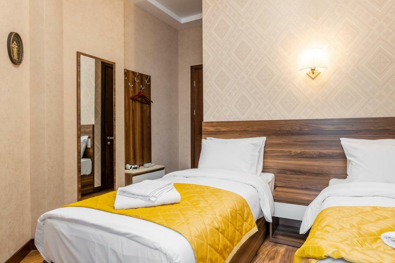 Ornament Hotel Tiflis Exterior foto