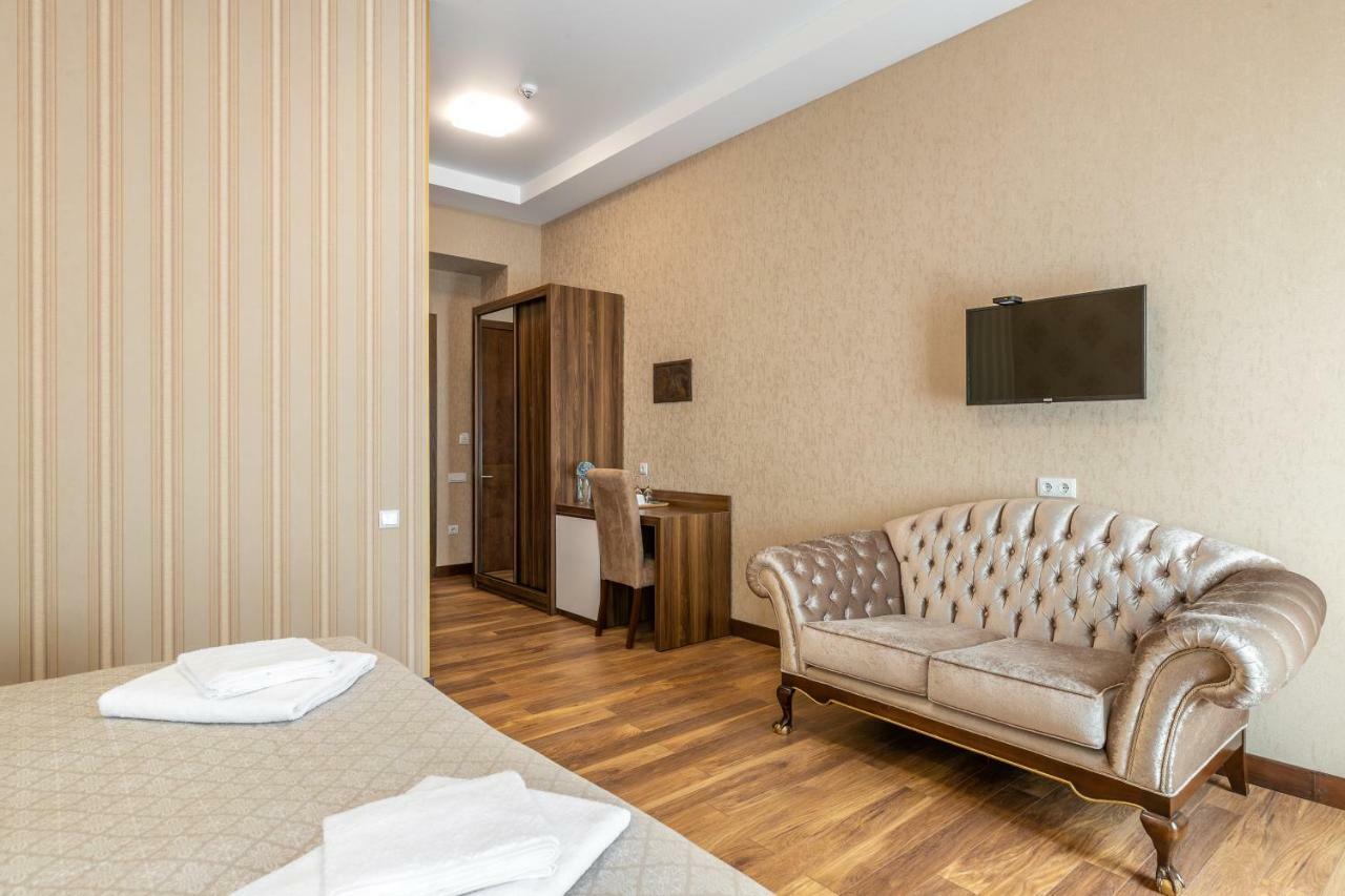 Ornament Hotel Tiflis Exterior foto